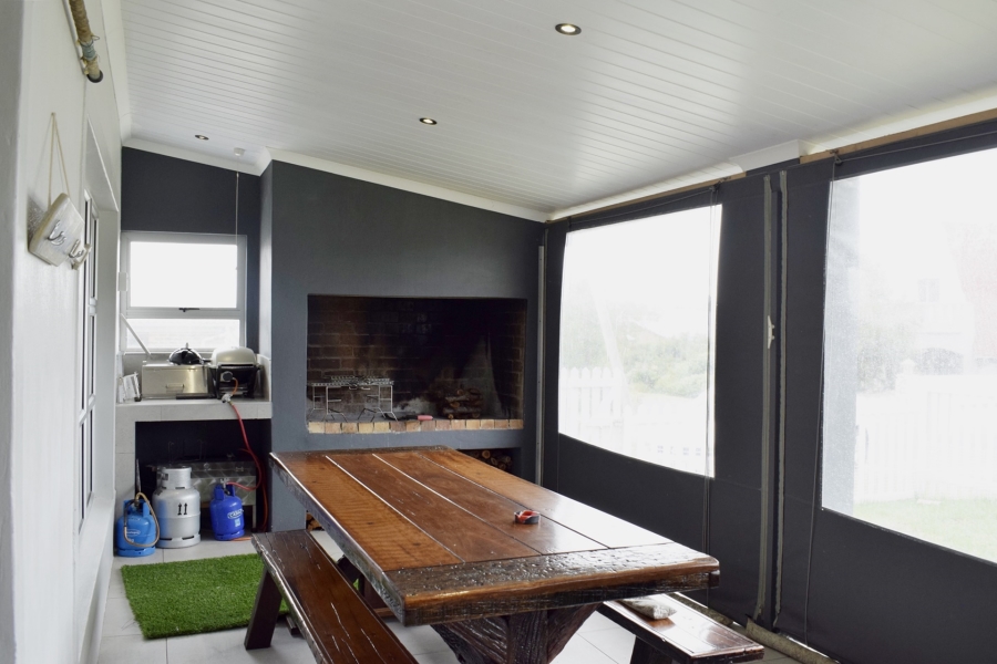 5 Bedroom Property for Sale in Struisbaai Western Cape